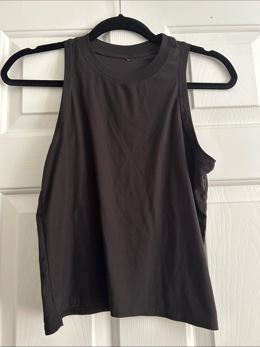 Vuori Energy Crop Black Tank Top